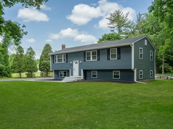 636 Plymouth St, Middleboro, MA 02346
