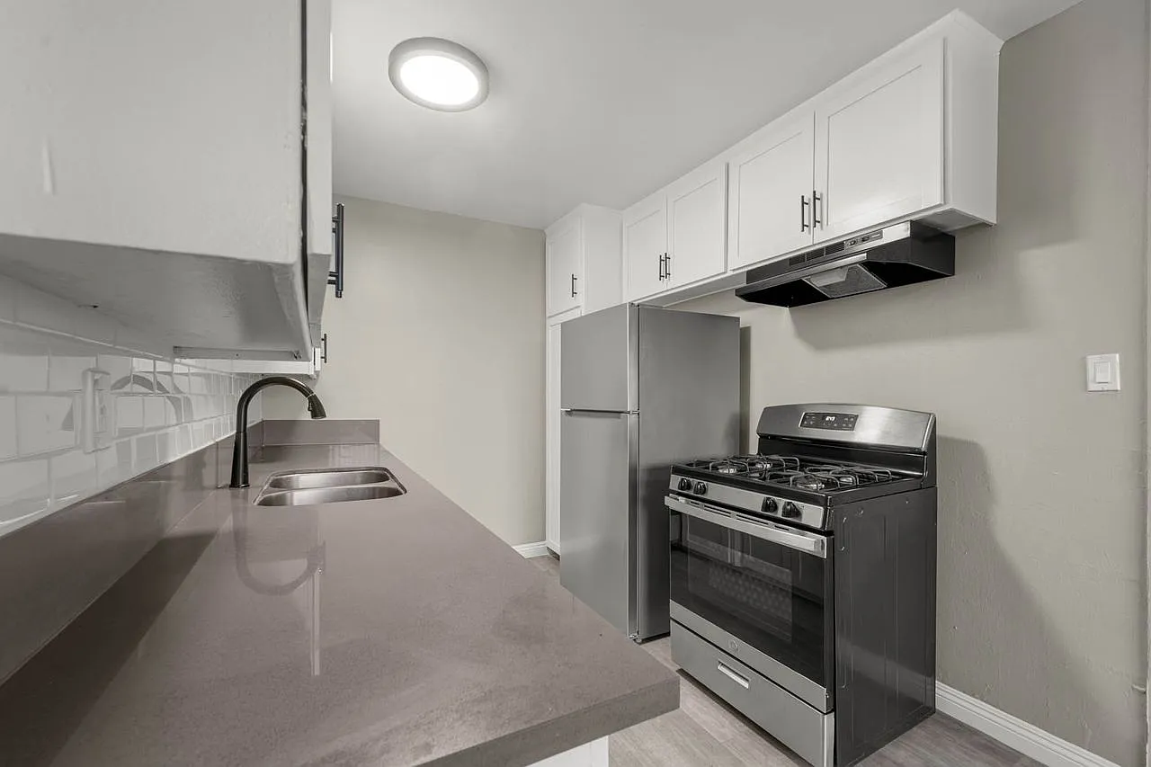2 bed, 750 sqft, $2,095 — Photo 4