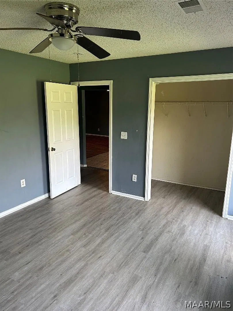 Spacious 4 Bed, 2 Bath Home on Major Street - Available Now — Photo 3