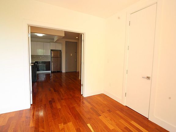 4th image of 296 Throop Ave APT 3B
