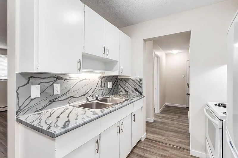 Edmonton Apartment for rent - 2 Bedrooms — photo 12