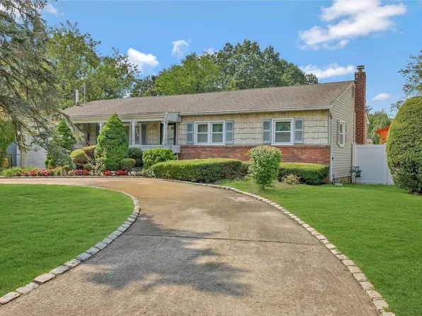 1137 Joselson Avenue, Bay Shore, NY 11706