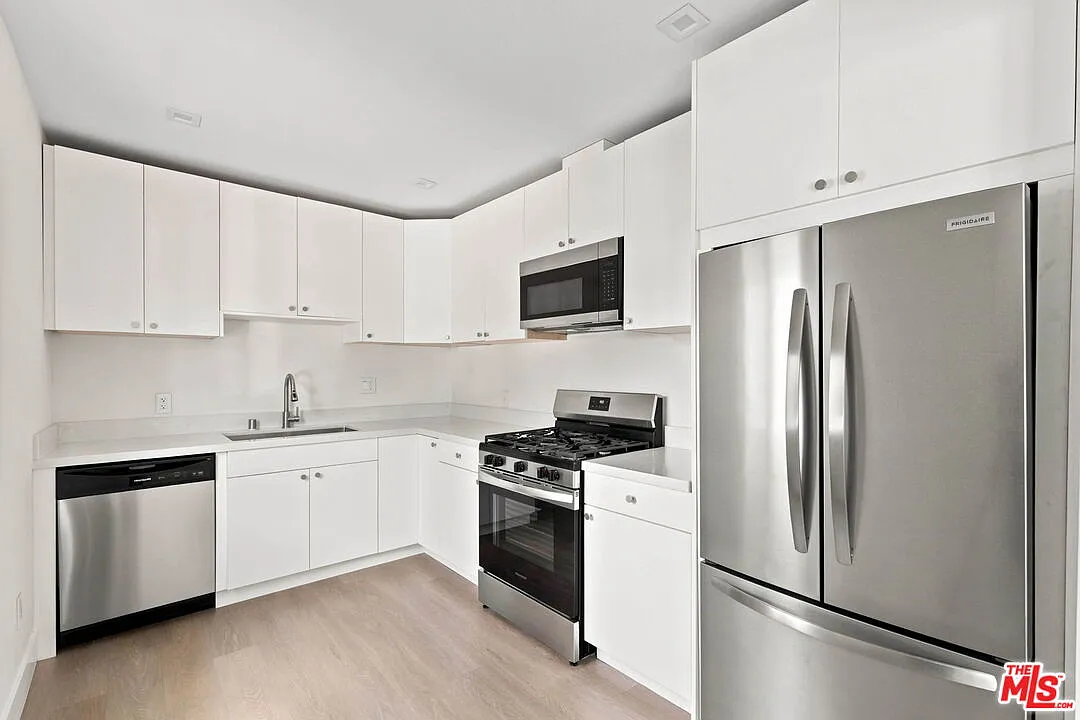 1 bed, 1.0 bath, $2,585 — Photo 1