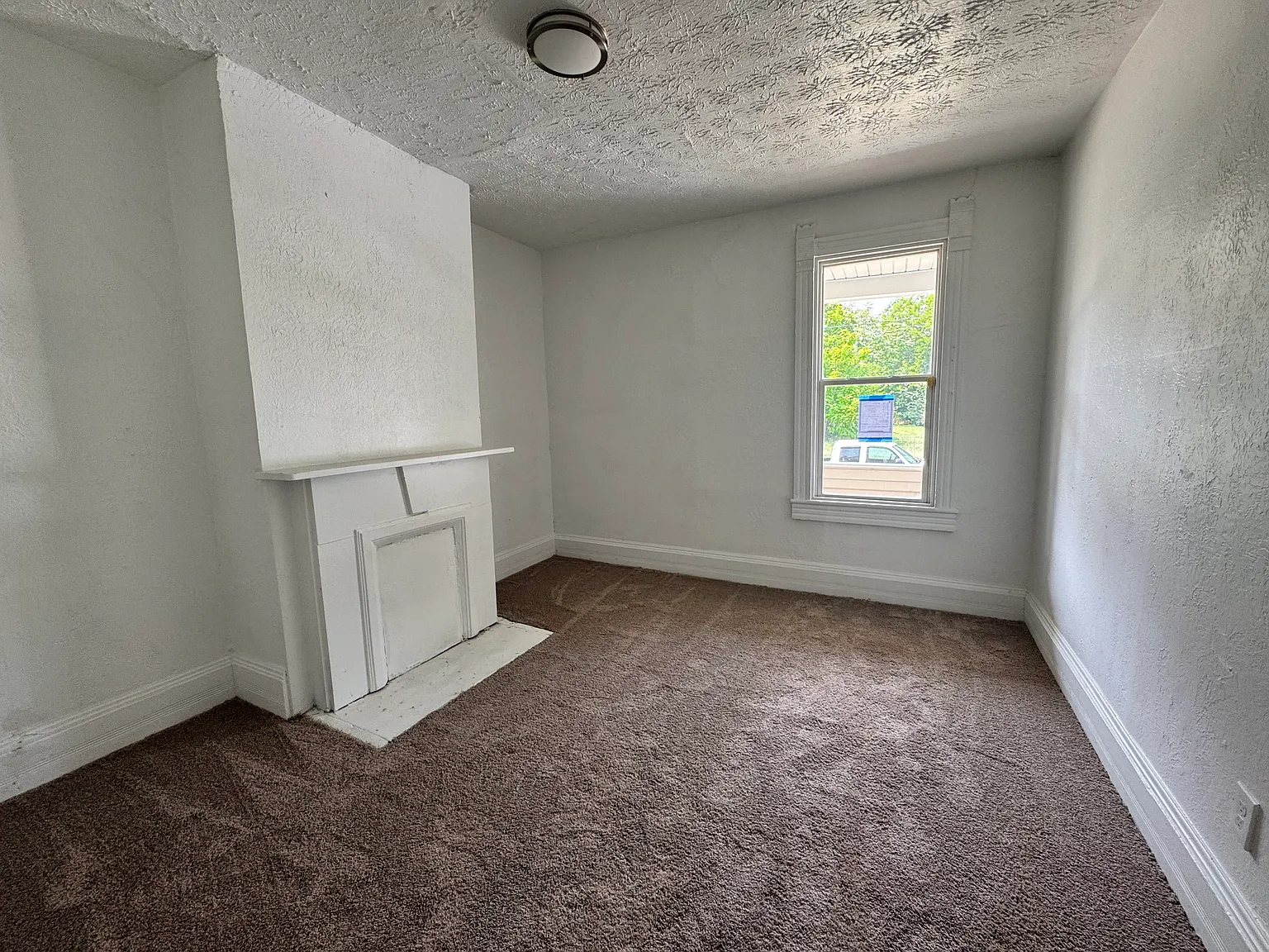 3 bed, $1,380 — Photo 3