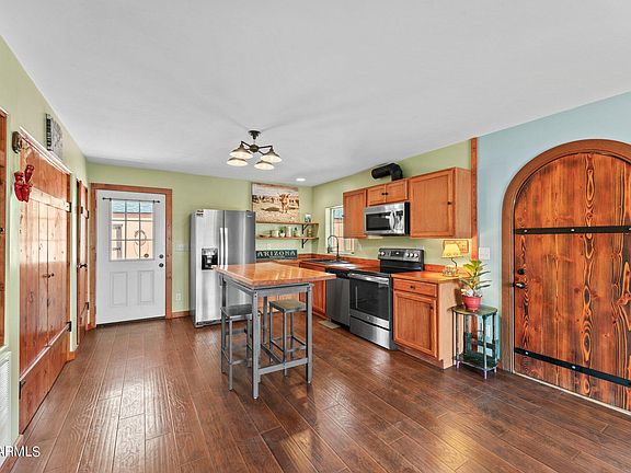 5th image of 880 S SAGUARO Drive