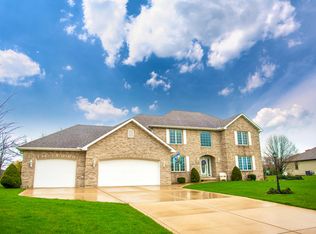 510 Timber Point Dr, Valparaiso, IN 46385