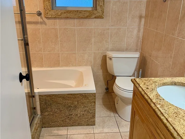 4479 Lakewood Blvd — Photo 8