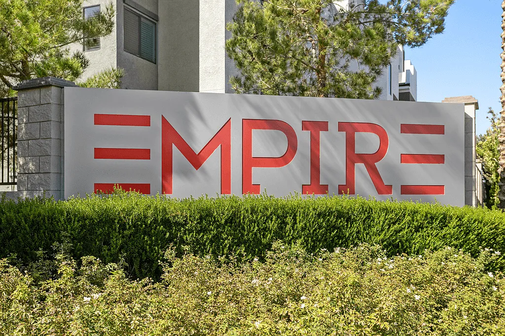 Empire — Photo 1