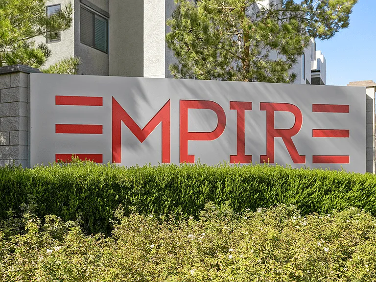 Empire — Photo 1