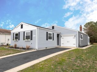 9 Carlsbad Dr, Toms River, NJ 08757