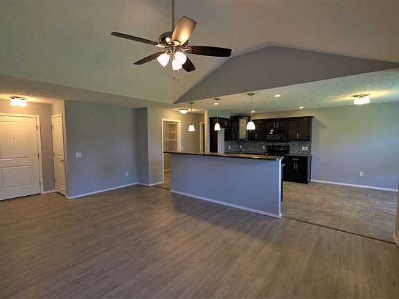 4th image of 4104 N Grassland Dr