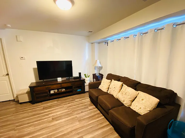 121 Benziger Ave #1 — Photo 5