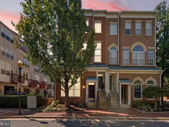 4906 John Ticer Dr #A, Alexandria, VA 22304