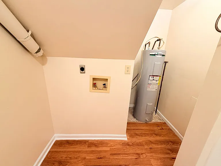 2035 N Graham Ave — Photo 17