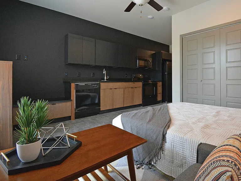 Trail's Bend Apartments and Townhomes — Photo 22