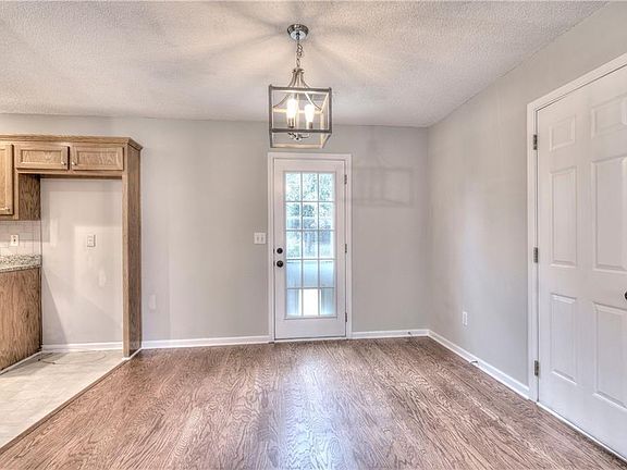 5th image of 17 Bloomfield Ct