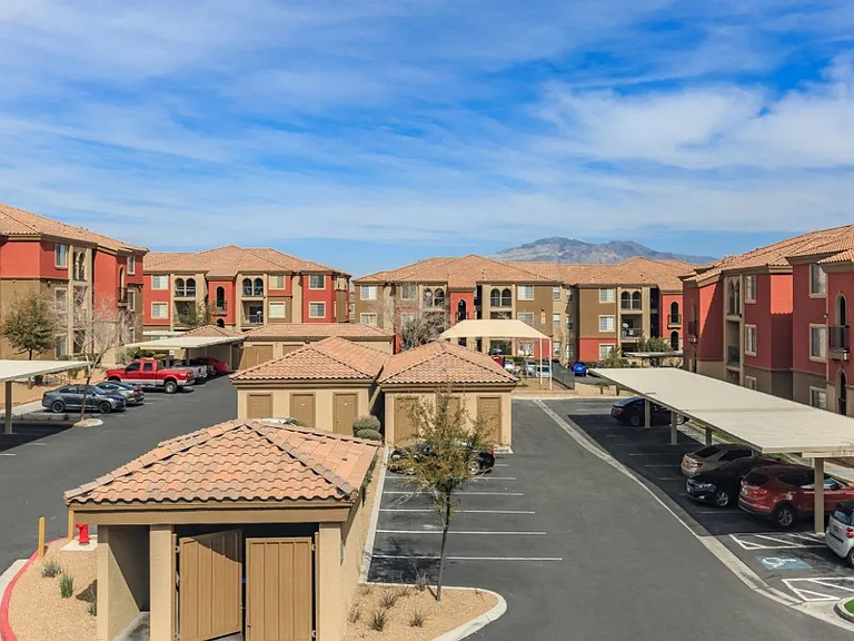 Montecito Pointe Apartments — Photo 23
