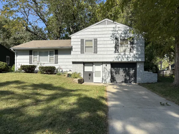 8116 W 92nd Ter, Overland Park, KS 66212