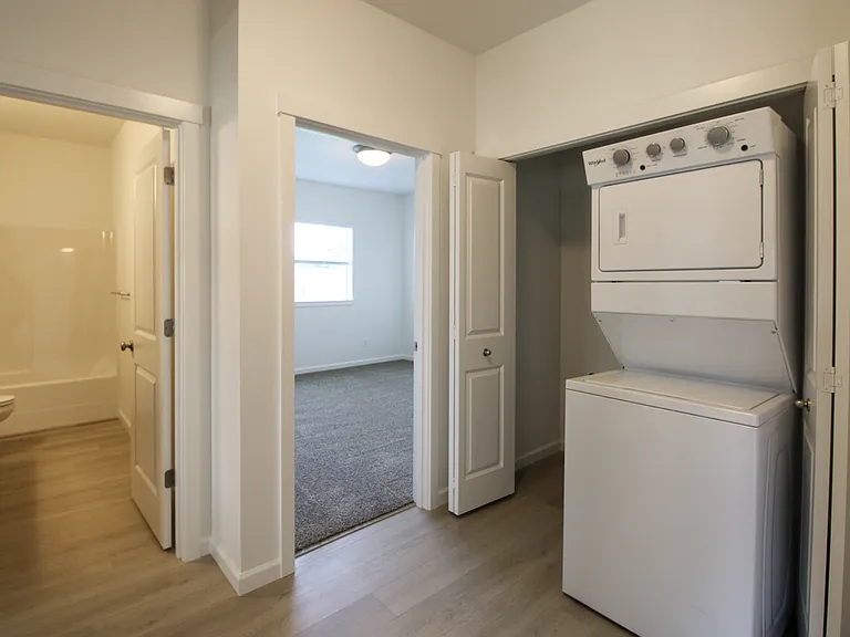1902 SE Hankel St #13 — Photo 10