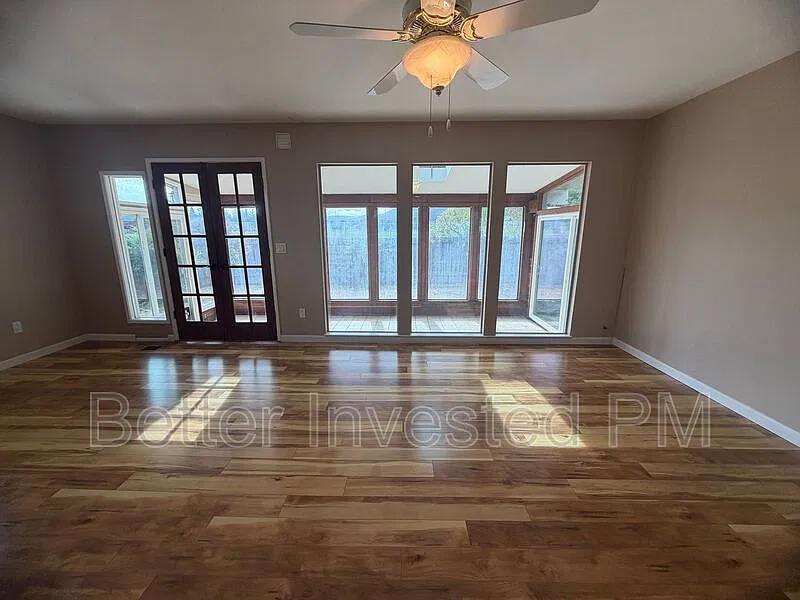 3 bed, 2.0 bath, 1760 sqft, $2,650 — Photo 4