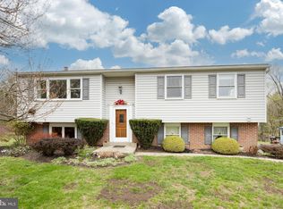 961 Crest Rd, Lansdale, PA 19446