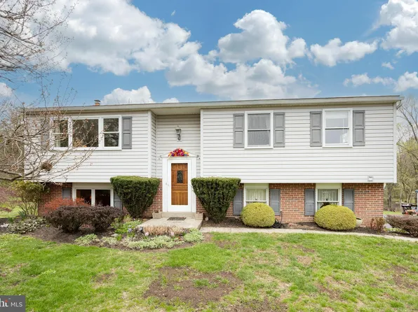 961 Crest Rd, Lansdale, PA 19446