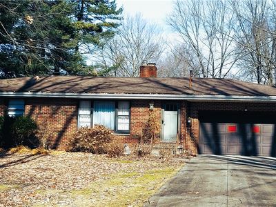 1049 Green Valley Dr, Akron, OH, 44319