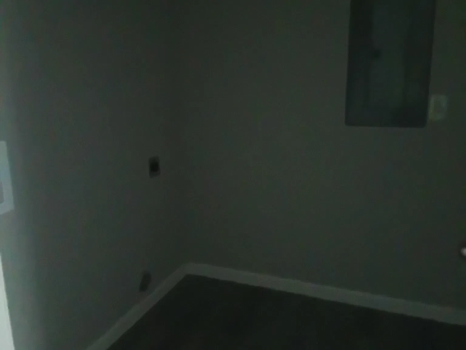 3 bed, $1,050 — Photo 1