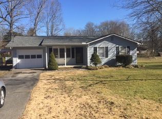 509 Cedar Ln, Oliver Springs, TN 37840