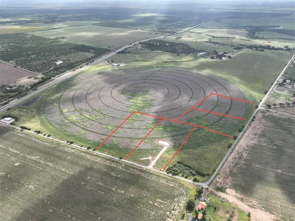 1 County Road 305, Knippa, TX 78870