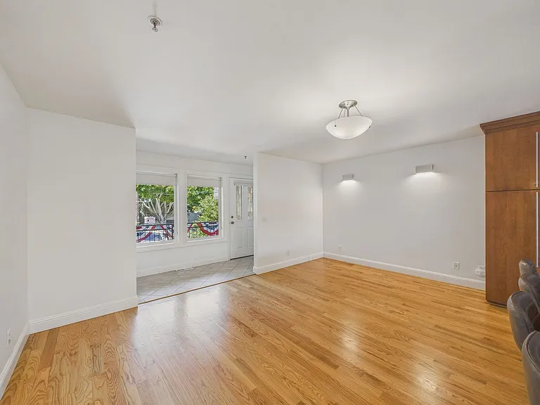 853 De Haro St — Photo 4
