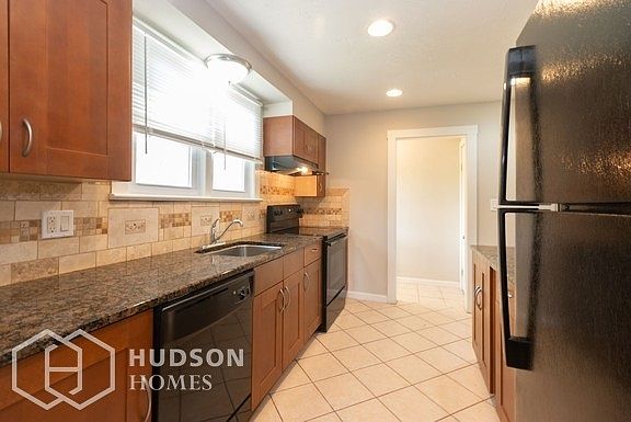 Hudson Homes Management - Kitchen