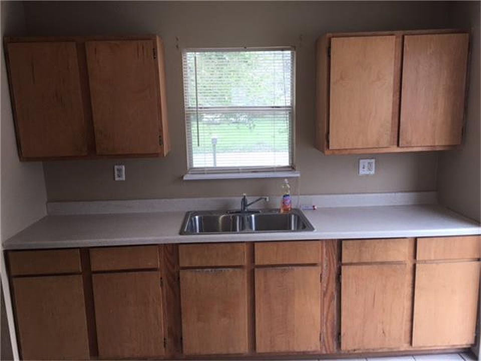 2nd image of 4662 Prairie Point Blvd #0
