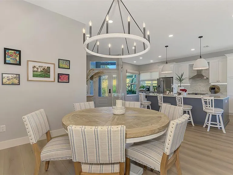 561 Fallbrook Dr — Photo 22
