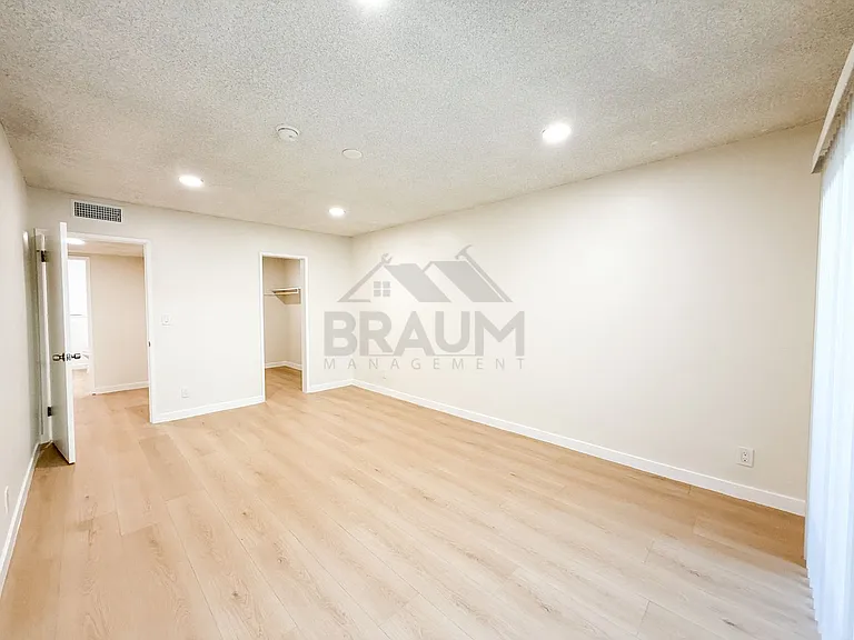 6041 WHITSETT — Photo 28