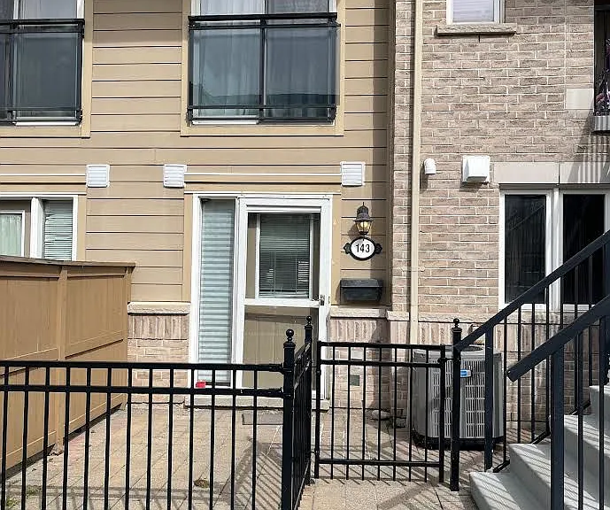 4975 Southampton Dr #143 — Photo 1
