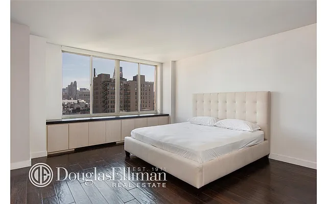 Rented by Douglas Elliman | media 24
