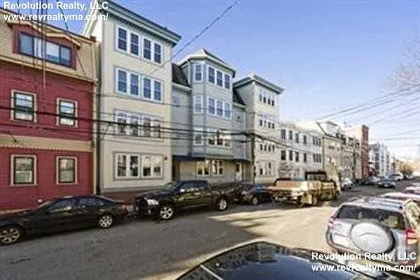 W 6th St — Photo 13