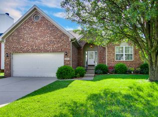 3902 Stone Hollow Dr, Louisville, KY 40299