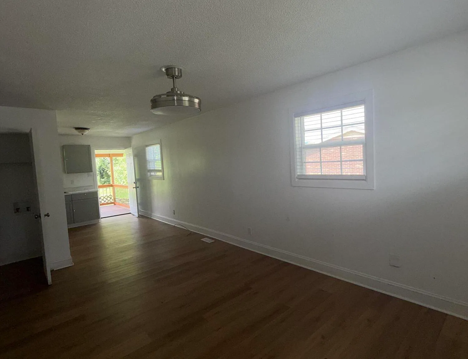 2 bed, 1.0 bath, 763 sqft, $1,300 — Photo 2