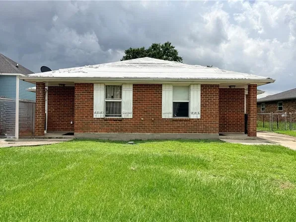 8516 Deerfield Dr, Chalmette, LA 70043
