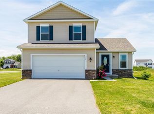 117 Falkirk Pl, Greece, NY 14612