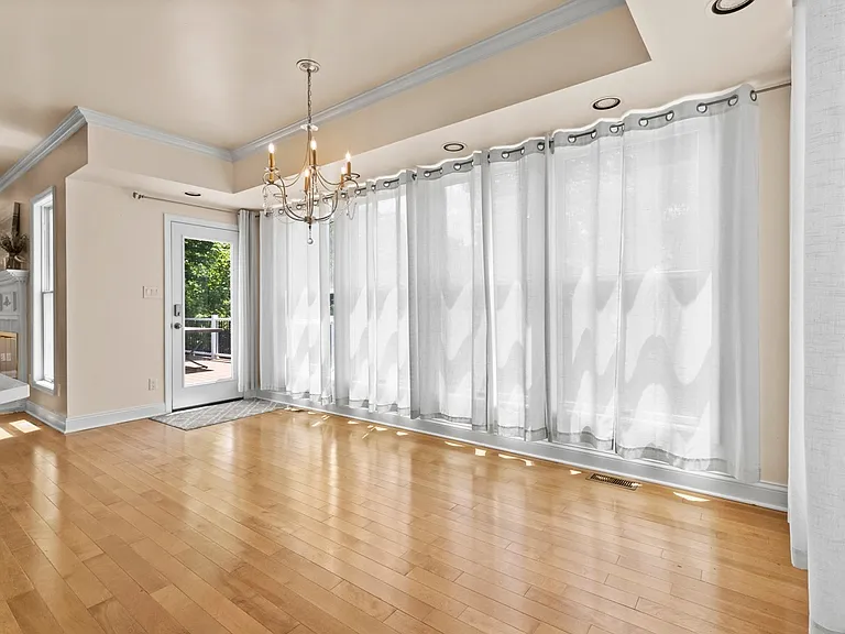 1526 Allison Dr — Photo 16