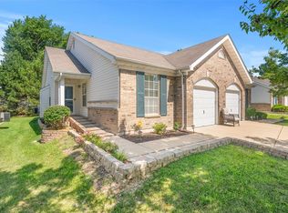 4915 Hurstborough Ct, Hazelwood, MO 63042