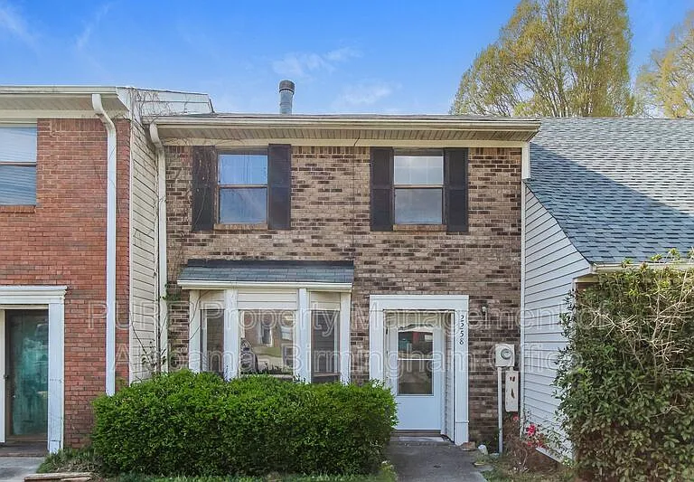 2258 Cheshire Dr — Photo 1