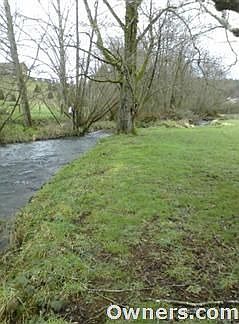 Stringer Creek boarders property!