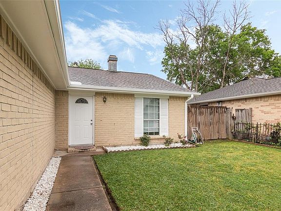5th image of 7507 Mesones Dr