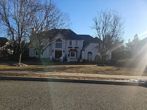 202 Summit Rd, Mount Laurel, NJ 08054