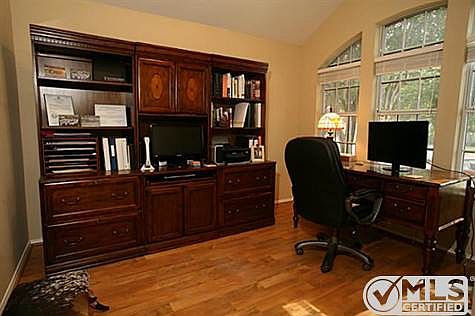 3rd image of 6108 Comfort Dr
