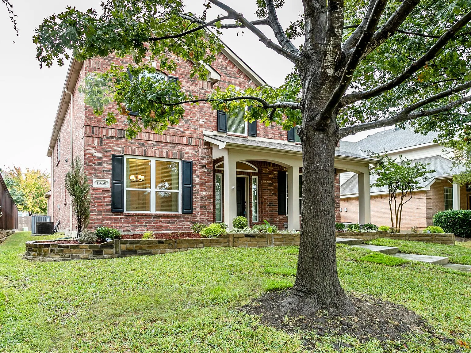 3 bed, 3.5 bath, 2514 sqft, $3,000 — Photo 2